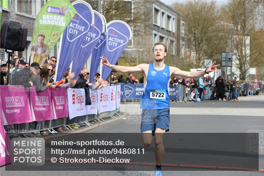 12.04.2026 - 45. Internationalen Wilhelmsburger Insellauf Strokosch-Dieckow http://msf.ph/oto/9480811 12.04.2026 12:46:06 Ziel 5722 meine-sportfotos.de