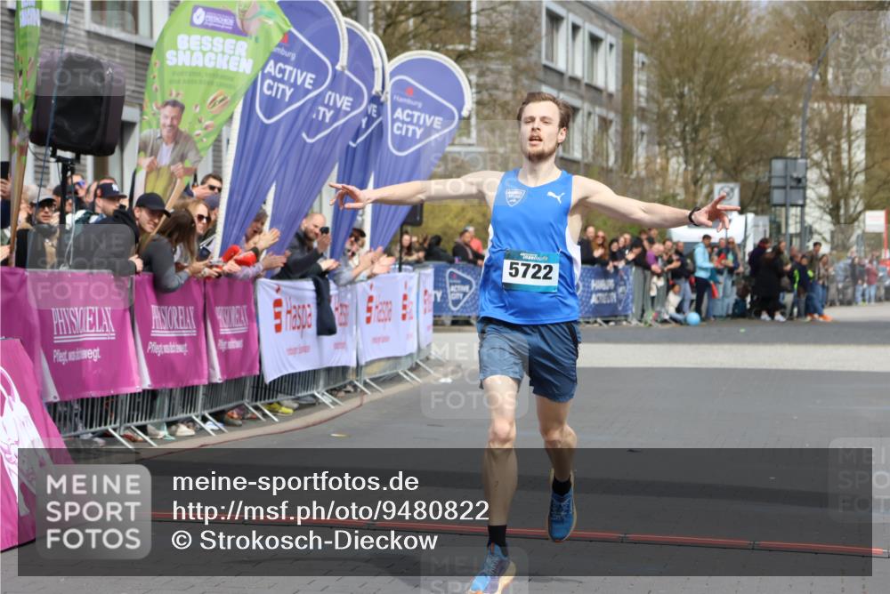12.04.2026 - 45. Internationalen Wilhelmsburger Insellauf Strokosch-Dieckow http://msf.ph/oto/9480822 12.04.2026 12:46:06 Ziel 5722 meine-sportfotos.de