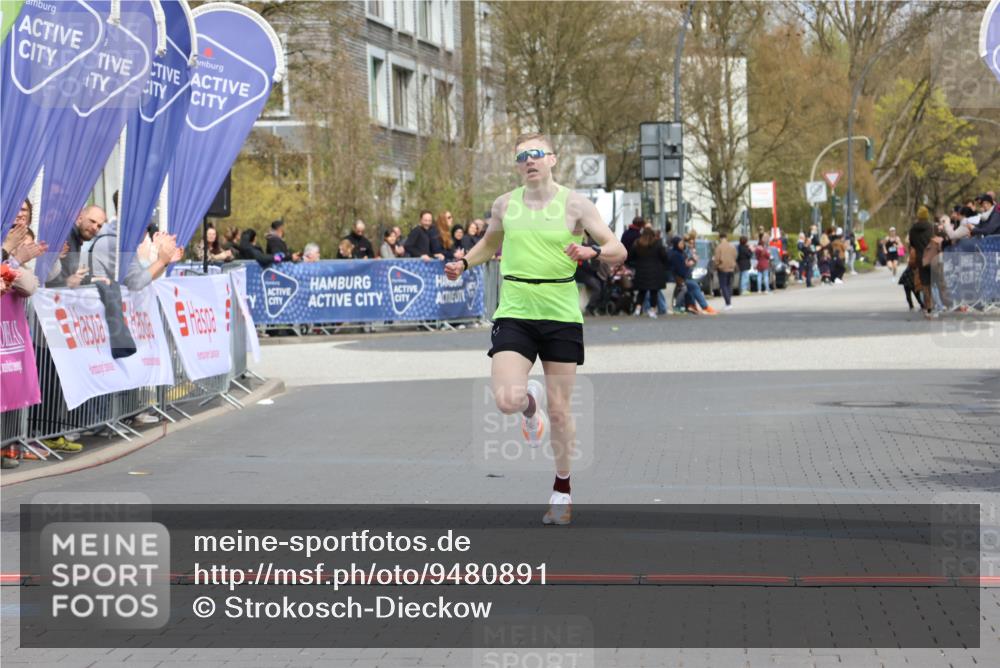 12.04.2026 - 45. Internationalen Wilhelmsburger Insellauf Strokosch-Dieckow http://msf.ph/oto/9480891 12.04.2026 12:46:38 Ziel 4093 meine-sportfotos.de