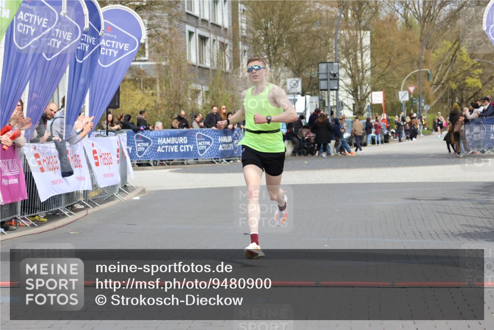 12.04.2026 - 45. Internationalen Wilhelmsburger Insellauf Strokosch-Dieckow http://msf.ph/oto/9480900 12.04.2026 12:46:38 Ziel 4093 meine-sportfotos.de
