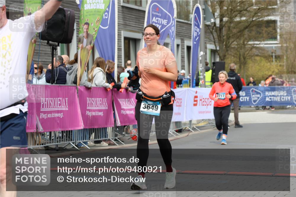 12.04.2026 - 45. Internationalen Wilhelmsburger Insellauf Strokosch-Dieckow http://msf.ph/oto/9480921 12.04.2026 13:26:09 Ziel 5757, 3649, 4604, 4790 meine-sportfotos.de
