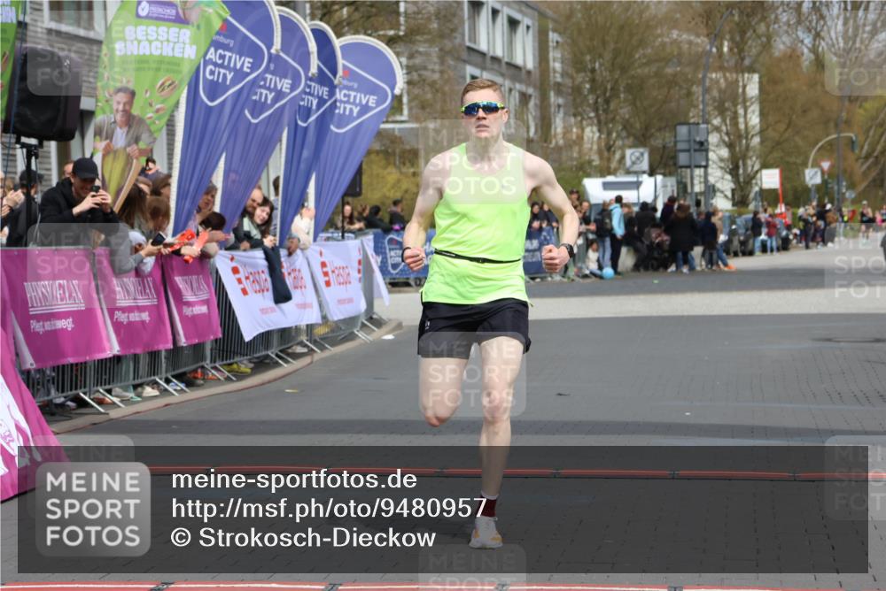 12.04.2026 - 45. Internationalen Wilhelmsburger Insellauf Strokosch-Dieckow http://msf.ph/oto/9480957 12.04.2026 12:46:39 Ziel 4093 meine-sportfotos.de