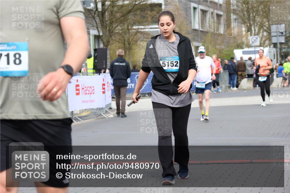12.04.2026 - 45. Internationalen Wilhelmsburger Insellauf Strokosch-Dieckow http://msf.ph/oto/9480970 12.04.2026 13:26:00 Ziel 5152 meine-sportfotos.de