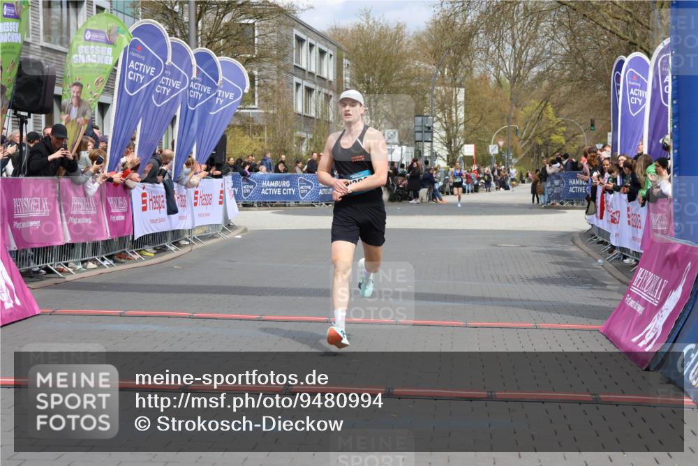 12.04.2026 - 45. Internationalen Wilhelmsburger Insellauf Strokosch-Dieckow http://msf.ph/oto/9480994 12.04.2026 12:47:00 Ziel 3389 meine-sportfotos.de