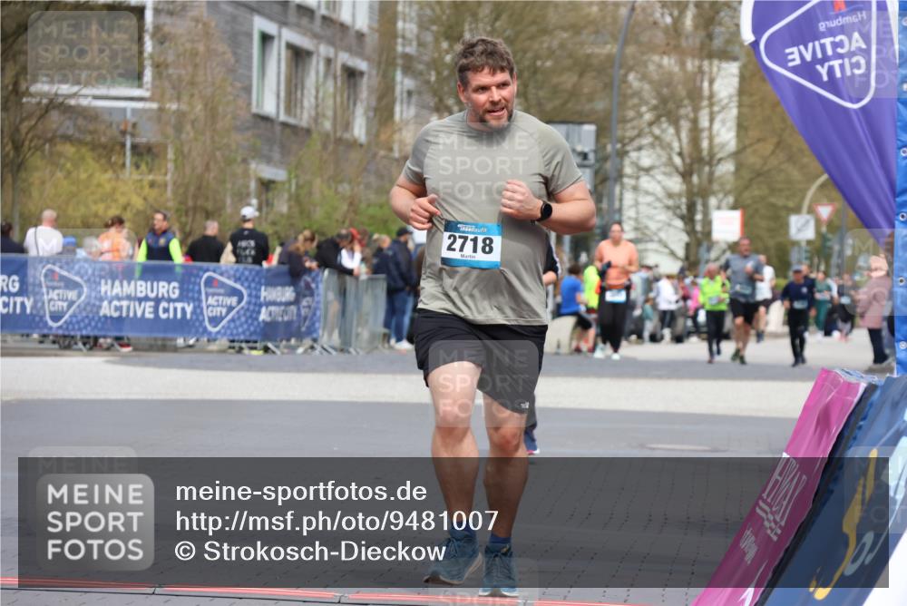 12.04.2026 - 45. Internationalen Wilhelmsburger Insellauf Strokosch-Dieckow http://msf.ph/oto/9481007 12.04.2026 13:25:53 Ziel 2718 meine-sportfotos.de