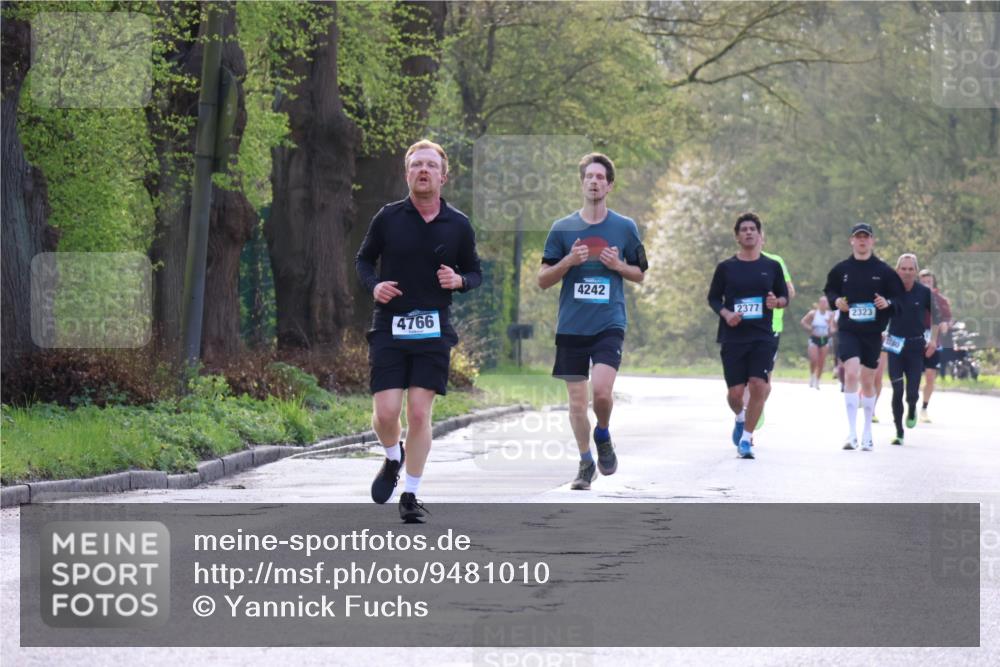 12.04.2026 - 45. Internationalen Wilhelmsburger Insellauf Yannick Fuchs http://msf.ph/oto/9481010 12.04.2026 10:20:56 Laufen 4242, 2377, 4766, 2323, 1180 meine-sportfotos.de