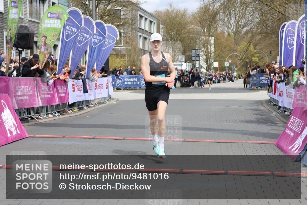 12.04.2026 - 45. Internationalen Wilhelmsburger Insellauf Strokosch-Dieckow http://msf.ph/oto/9481016 12.04.2026 12:47:00 Ziel 3389 meine-sportfotos.de