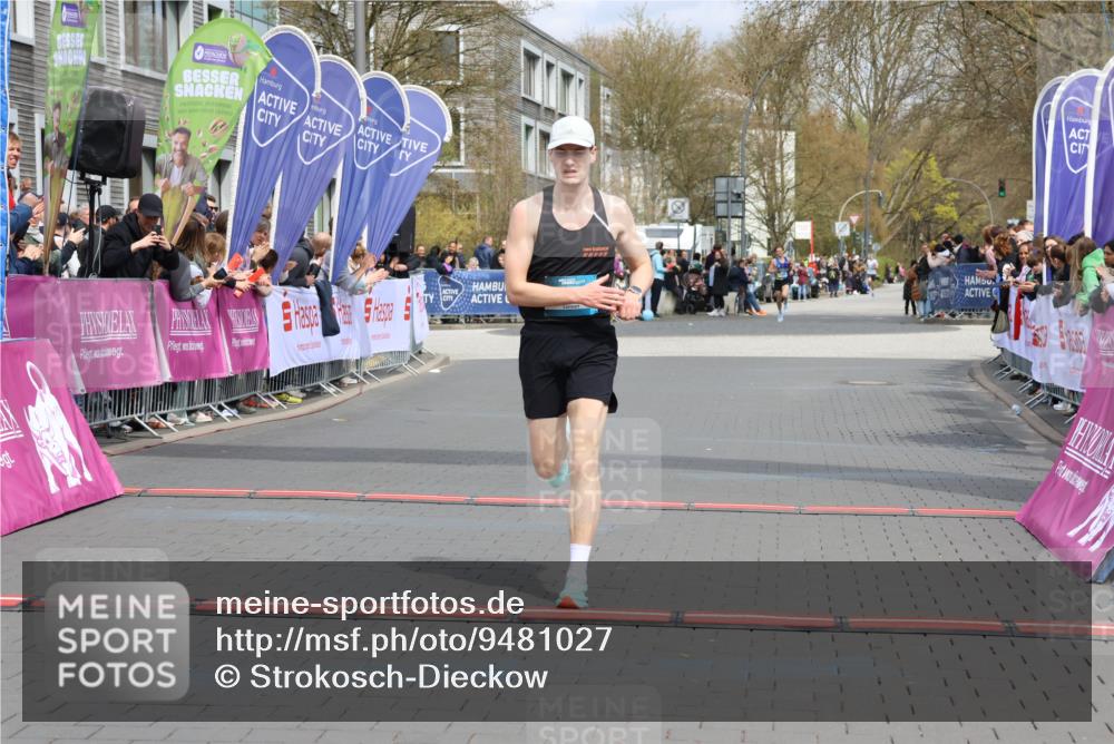 12.04.2026 - 45. Internationalen Wilhelmsburger Insellauf Strokosch-Dieckow http://msf.ph/oto/9481027 12.04.2026 12:47:00 Ziel 3389 meine-sportfotos.de