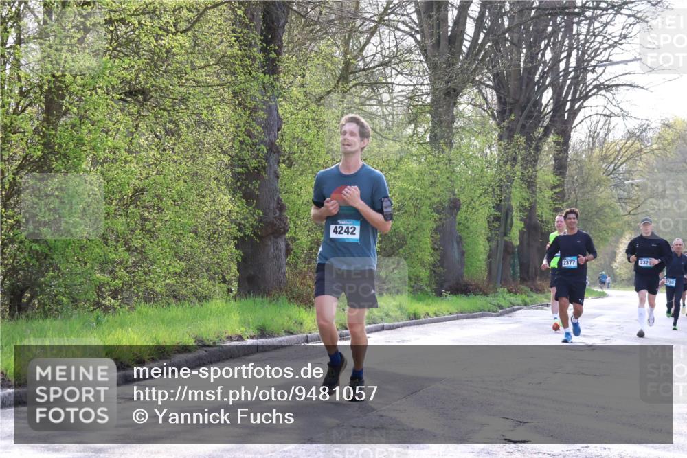 12.04.2026 - 45. Internationalen Wilhelmsburger Insellauf Yannick Fuchs http://msf.ph/oto/9481057 12.04.2026 10:21:03 Laufen 4242, 2377, 232, 2730 meine-sportfotos.de