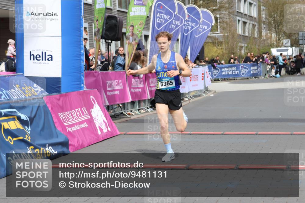 12.04.2026 - 45. Internationalen Wilhelmsburger Insellauf Strokosch-Dieckow http://msf.ph/oto/9481131 12.04.2026 12:47:11 Ziel 5365 meine-sportfotos.de