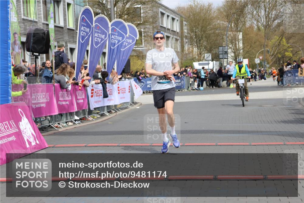12.04.2026 - 45. Internationalen Wilhelmsburger Insellauf Strokosch-Dieckow http://msf.ph/oto/9481174 12.04.2026 12:47:22 Ziel 3048 meine-sportfotos.de