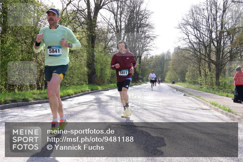 12.04.2026 - 45. Internationalen Wilhelmsburger Insellauf Yannick Fuchs http://msf.ph/oto/9481188 12.04.2026 10:21:14 Laufen 5841, 5811 meine-sportfotos.de