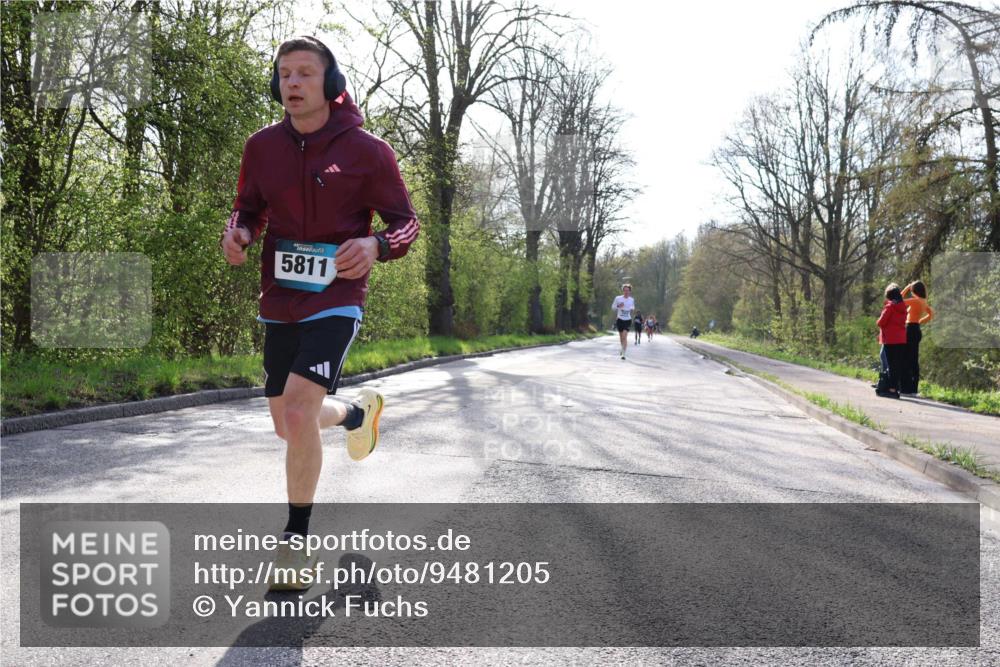 12.04.2026 - 45. Internationalen Wilhelmsburger Insellauf Yannick Fuchs http://msf.ph/oto/9481205 12.04.2026 10:21:15 Laufen 5811 meine-sportfotos.de