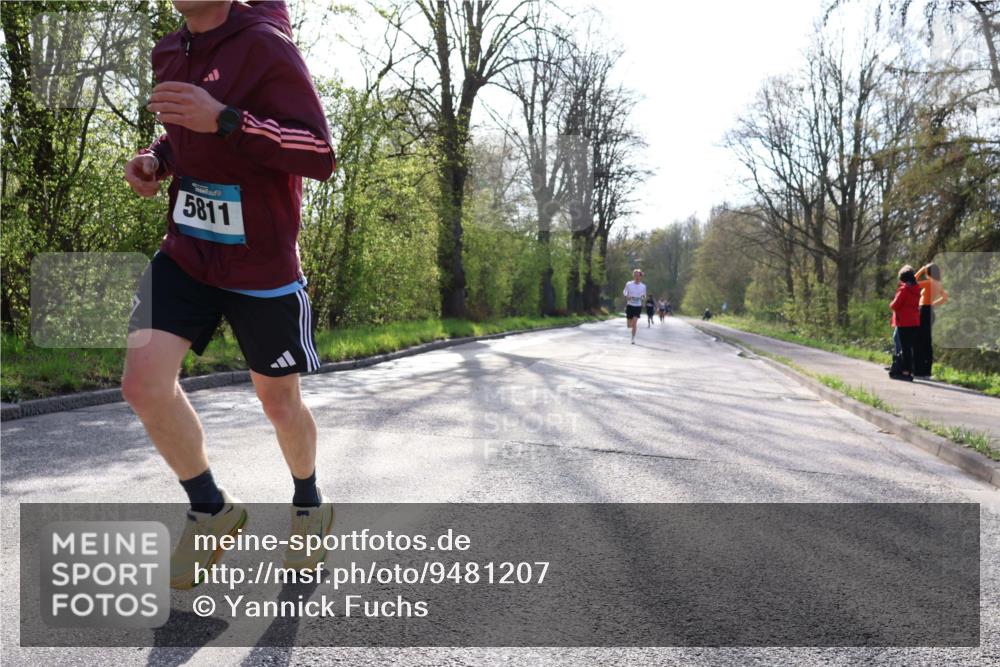 12.04.2026 - 45. Internationalen Wilhelmsburger Insellauf Yannick Fuchs http://msf.ph/oto/9481207 12.04.2026 10:21:15 Laufen 5811 meine-sportfotos.de