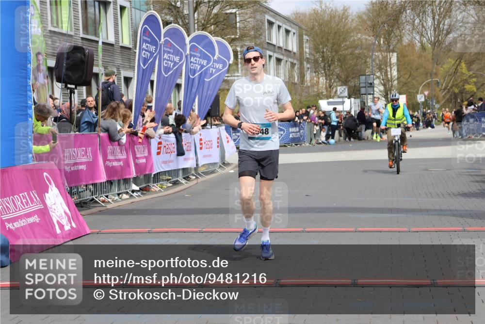 12.04.2026 - 45. Internationalen Wilhelmsburger Insellauf Strokosch-Dieckow http://msf.ph/oto/9481216 12.04.2026 12:47:23 Ziel 3048 meine-sportfotos.de