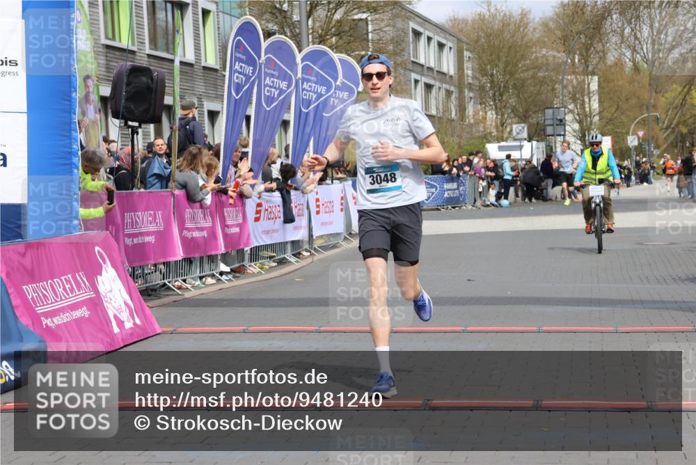12.04.2026 - 45. Internationalen Wilhelmsburger Insellauf Strokosch-Dieckow http://msf.ph/oto/9481240 12.04.2026 12:47:23 Ziel 3048 meine-sportfotos.de