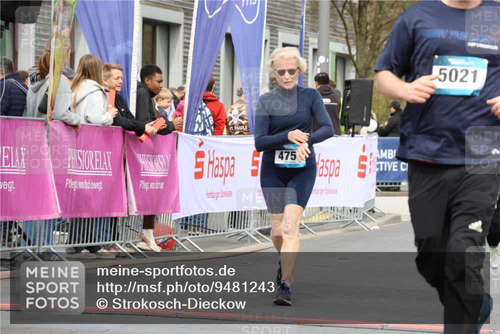 12.04.2026 - 45. Internationalen Wilhelmsburger Insellauf Strokosch-Dieckow http://msf.ph/oto/9481243 12.04.2026 13:25:21 Ziel 5021, 4751, 2558, 2557 meine-sportfotos.de