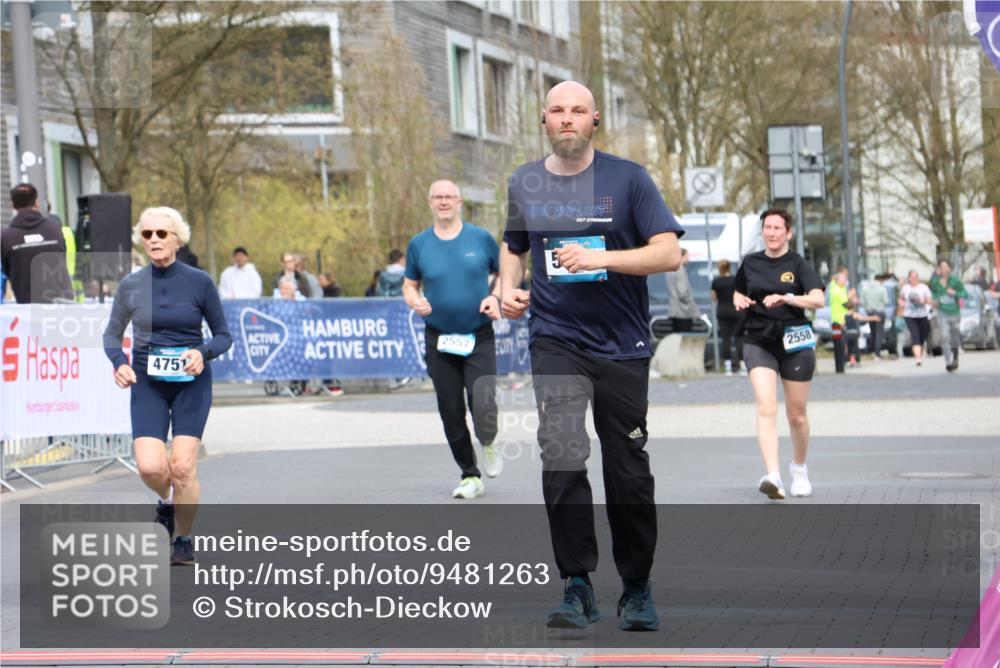 12.04.2026 - 45. Internationalen Wilhelmsburger Insellauf Strokosch-Dieckow http://msf.ph/oto/9481263 12.04.2026 13:25:19 Ziel 5021, 4751 meine-sportfotos.de