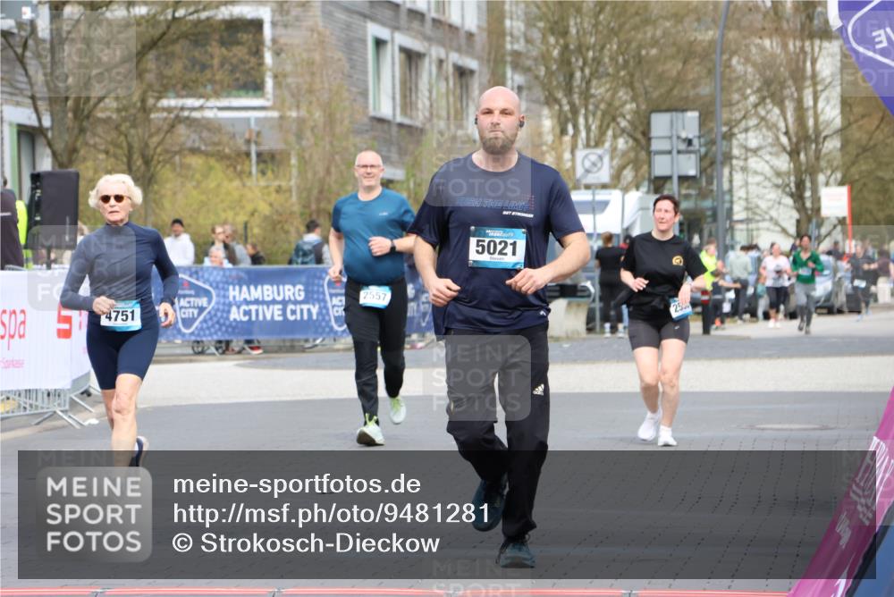 12.04.2026 - 45. Internationalen Wilhelmsburger Insellauf Strokosch-Dieckow http://msf.ph/oto/9481281 12.04.2026 13:25:19 Ziel 5021, 4751 meine-sportfotos.de