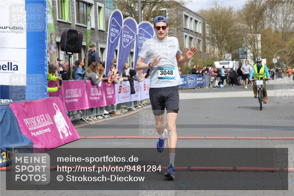 12.04.2026 - 45. Internationalen Wilhelmsburger Insellauf Strokosch-Dieckow http://msf.ph/oto/9481284 12.04.2026 12:47:23 Ziel 3048 meine-sportfotos.de