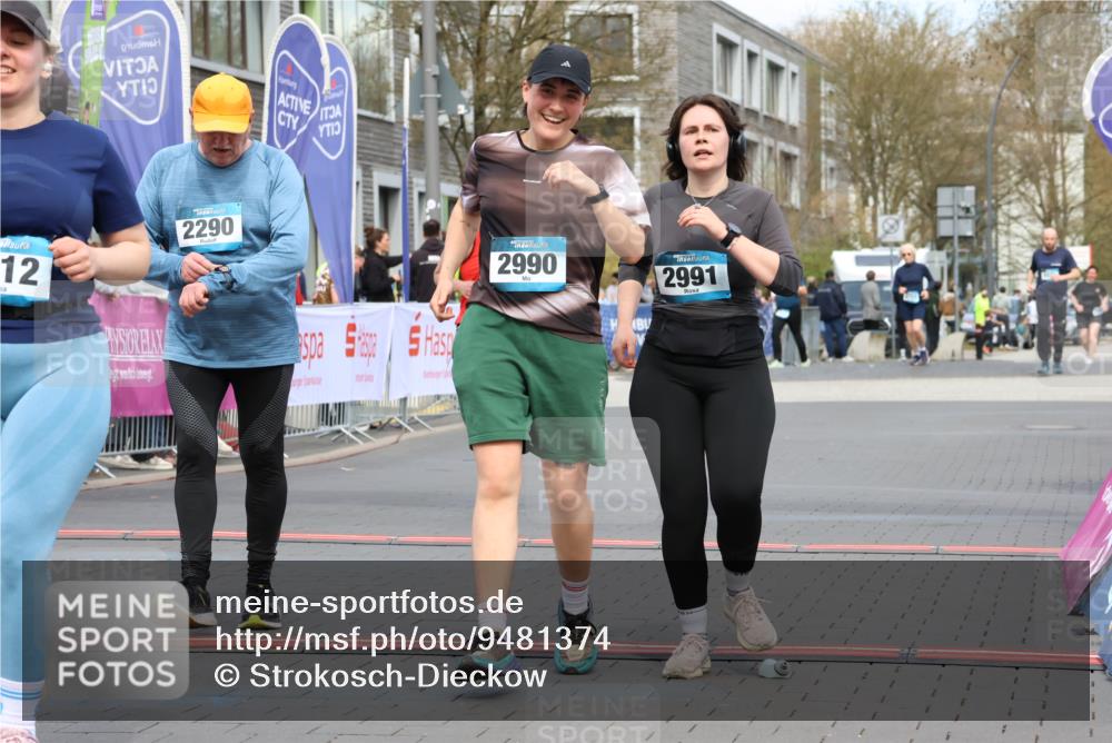 12.04.2026 - 45. Internationalen Wilhelmsburger Insellauf Strokosch-Dieckow http://msf.ph/oto/9481374 12.04.2026 13:25:09 Ziel 2111, 2112, 2290, 4812, 2990, 2991, 2012 meine-sportfotos.de