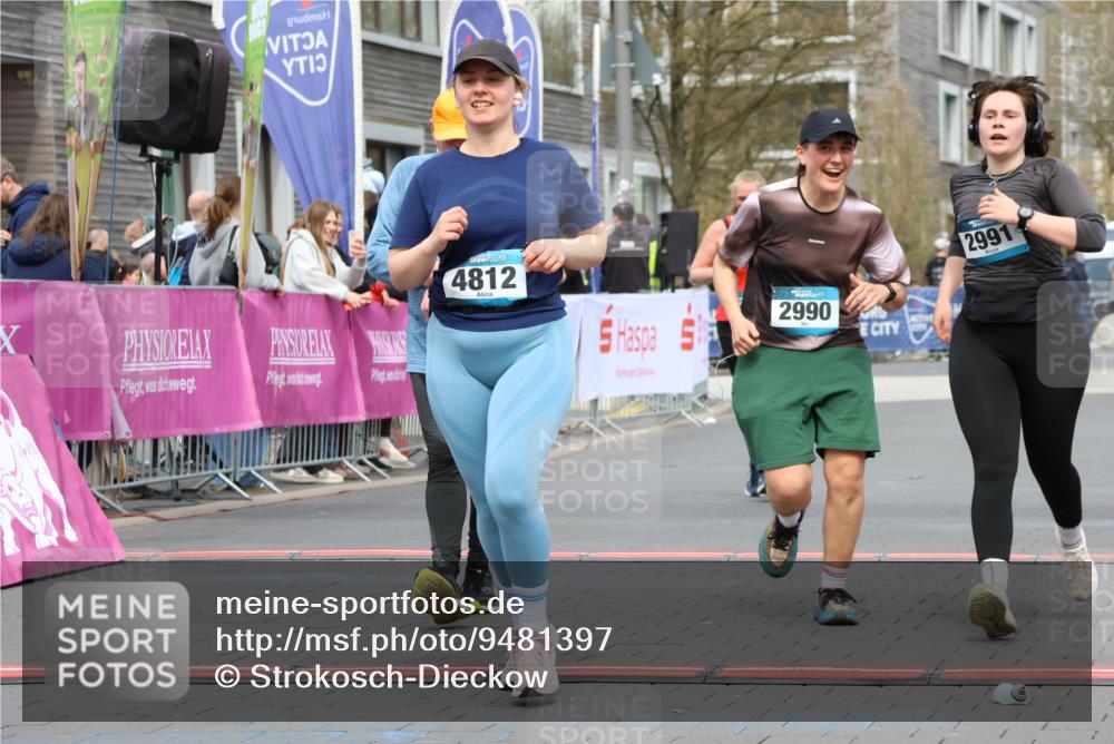 12.04.2026 - 45. Internationalen Wilhelmsburger Insellauf Strokosch-Dieckow http://msf.ph/oto/9481397 12.04.2026 13:25:08 Ziel 2111, 2112, 2290, 4812, 2990, 2991, 2012 meine-sportfotos.de