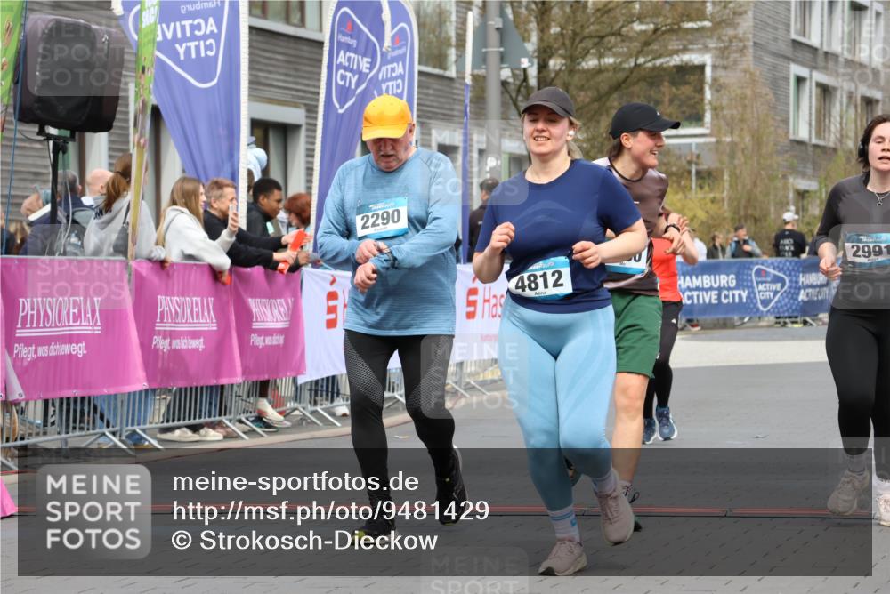 12.04.2026 - 45. Internationalen Wilhelmsburger Insellauf Strokosch-Dieckow http://msf.ph/oto/9481429 12.04.2026 13:25:08 Ziel 2111, 2112, 2290, 4812, 2990, 2991, 2012 meine-sportfotos.de