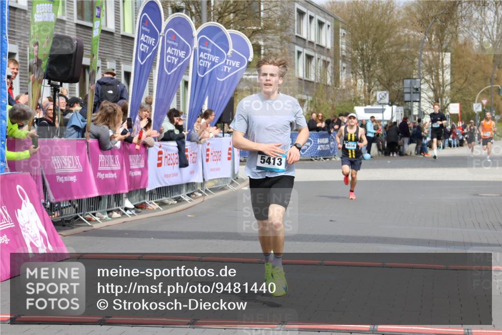 12.04.2026 - 45. Internationalen Wilhelmsburger Insellauf Strokosch-Dieckow http://msf.ph/oto/9481440 12.04.2026 12:47:30 Ziel 5413, 4656 meine-sportfotos.de