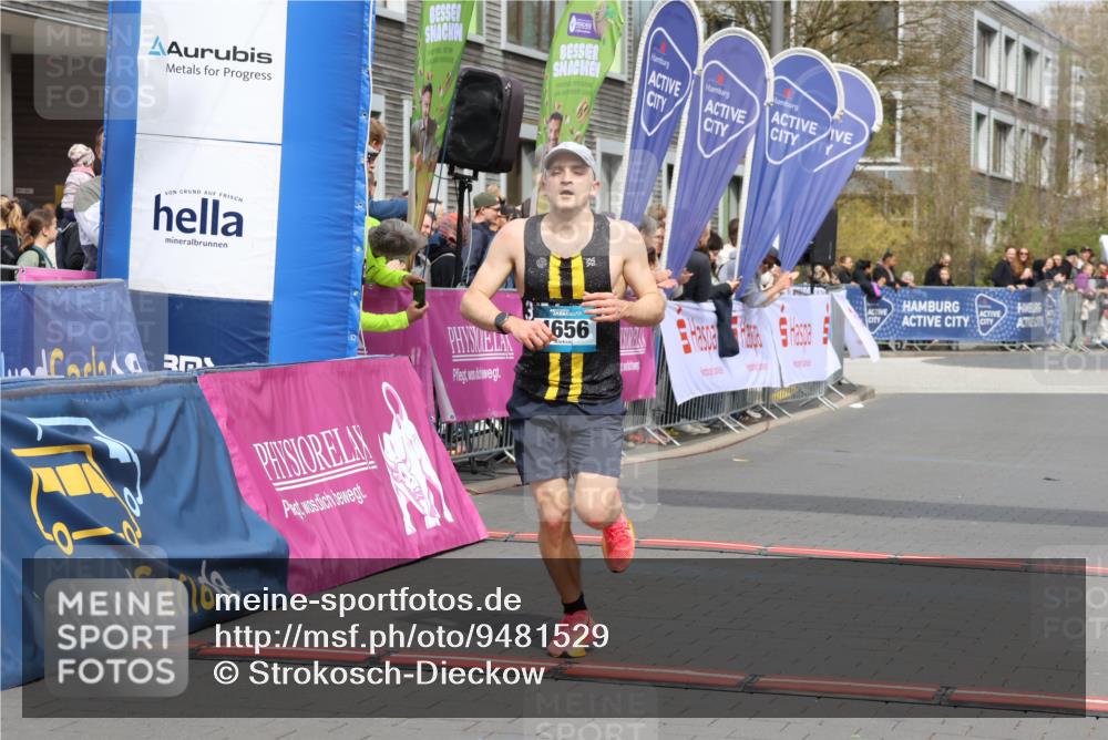 12.04.2026 - 45. Internationalen Wilhelmsburger Insellauf Strokosch-Dieckow http://msf.ph/oto/9481529 12.04.2026 12:47:34 Ziel 5413, 4656, 5556 meine-sportfotos.de