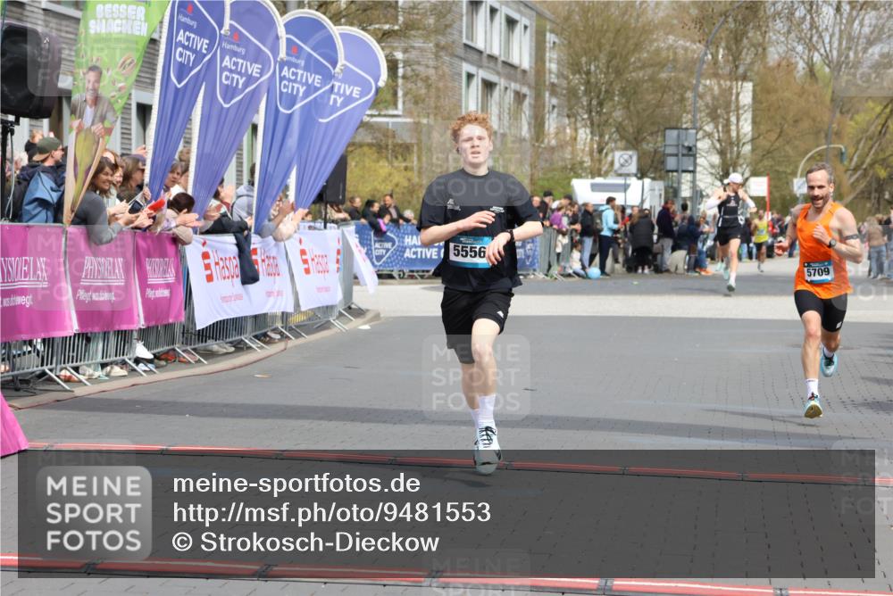 12.04.2026 - 45. Internationalen Wilhelmsburger Insellauf Strokosch-Dieckow http://msf.ph/oto/9481553 12.04.2026 12:47:37 Ziel 4656, 5556, 5709 meine-sportfotos.de