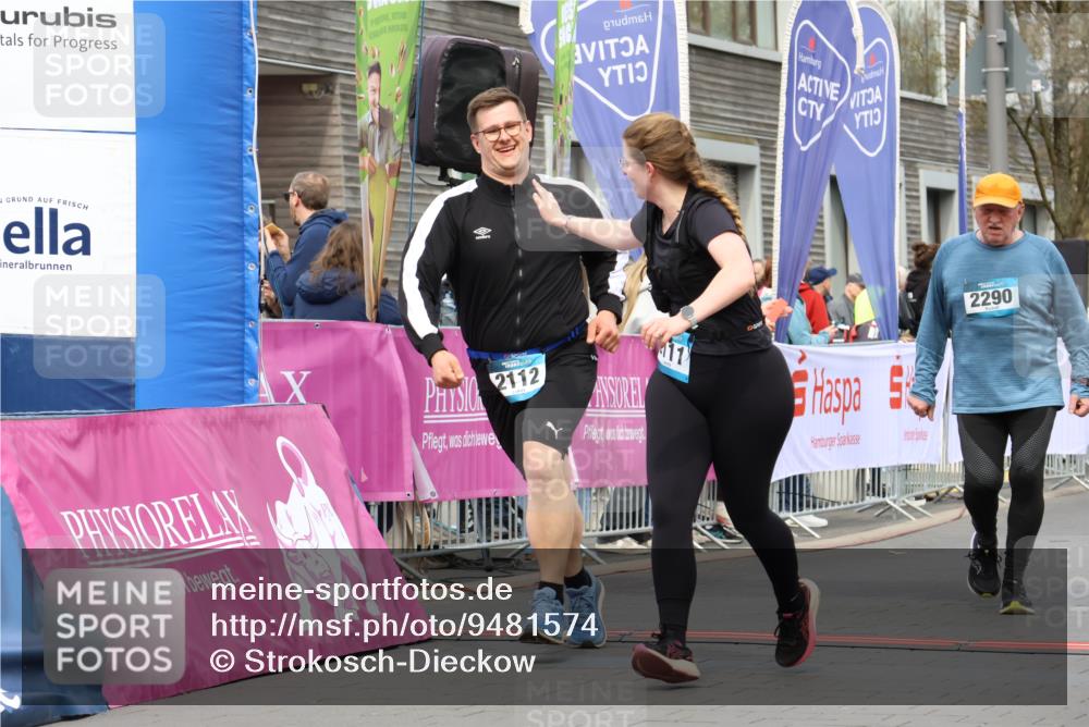 12.04.2026 - 45. Internationalen Wilhelmsburger Insellauf Strokosch-Dieckow http://msf.ph/oto/9481574 12.04.2026 13:25:05 Ziel 4908, 4016, 2111, 2112, 2290, 4812, 2990, 2991 meine-sportfotos.de