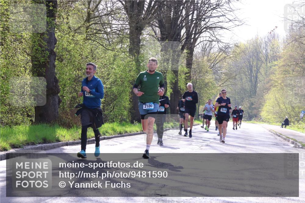 12.04.2026 - 45. Internationalen Wilhelmsburger Insellauf Yannick Fuchs http://msf.ph/oto/9481590 12.04.2026 10:29:38 Laufen 370, 2100, 77, 4490, 4629 meine-sportfotos.de