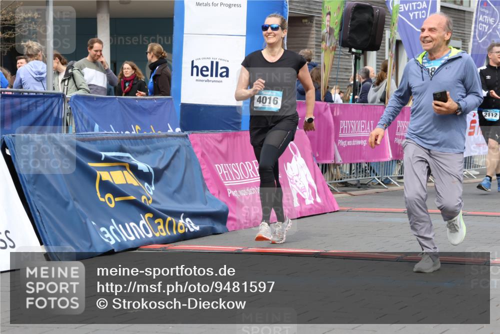 12.04.2026 - 45. Internationalen Wilhelmsburger Insellauf Strokosch-Dieckow http://msf.ph/oto/9481597 12.04.2026 13:25:03 Ziel 3936, 4908, 4016, 2111, 2112, 2290, 4812 meine-sportfotos.de
