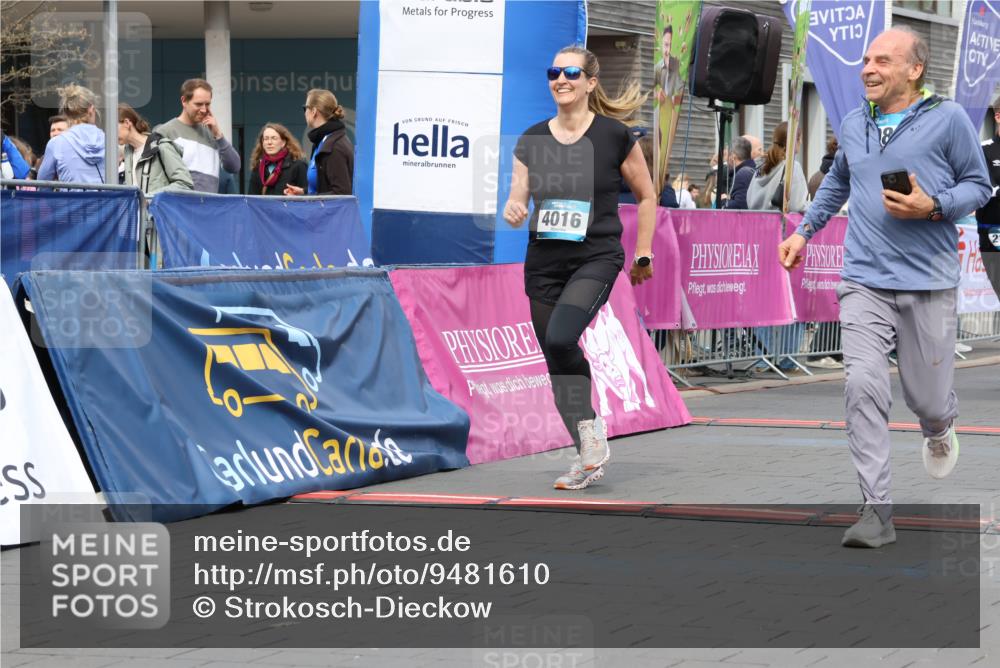 12.04.2026 - 45. Internationalen Wilhelmsburger Insellauf Strokosch-Dieckow http://msf.ph/oto/9481610 12.04.2026 13:25:03 Ziel 3936, 4908, 4016, 2111, 2112, 2290, 4812 meine-sportfotos.de