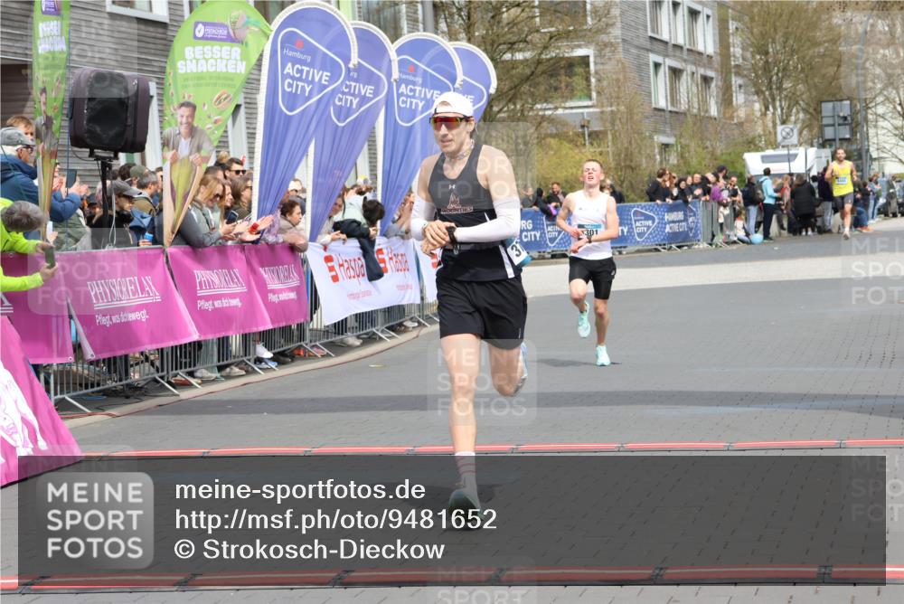 12.04.2026 - 45. Internationalen Wilhelmsburger Insellauf Strokosch-Dieckow http://msf.ph/oto/9481652 12.04.2026 12:47:44 Ziel 3750, 3301 meine-sportfotos.de