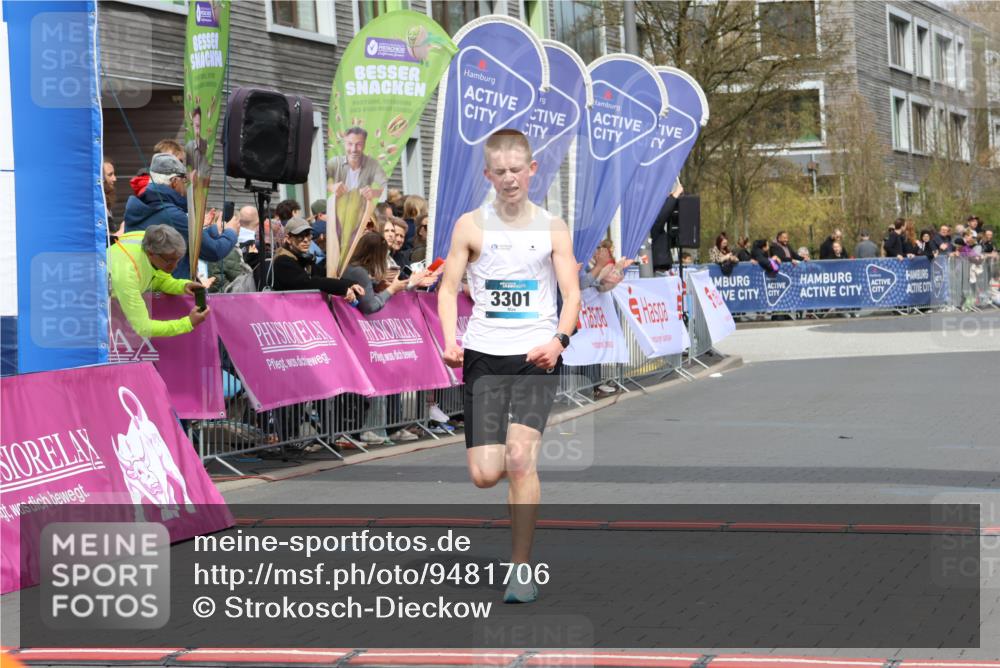 12.04.2026 - 45. Internationalen Wilhelmsburger Insellauf Strokosch-Dieckow http://msf.ph/oto/9481706 12.04.2026 12:47:46 Ziel 3750, 3301 meine-sportfotos.de