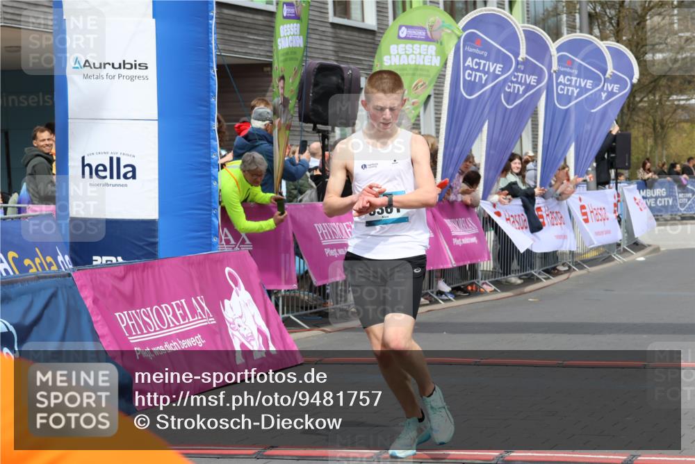 12.04.2026 - 45. Internationalen Wilhelmsburger Insellauf Strokosch-Dieckow http://msf.ph/oto/9481757 12.04.2026 12:47:46 Ziel 3750, 3301 meine-sportfotos.de