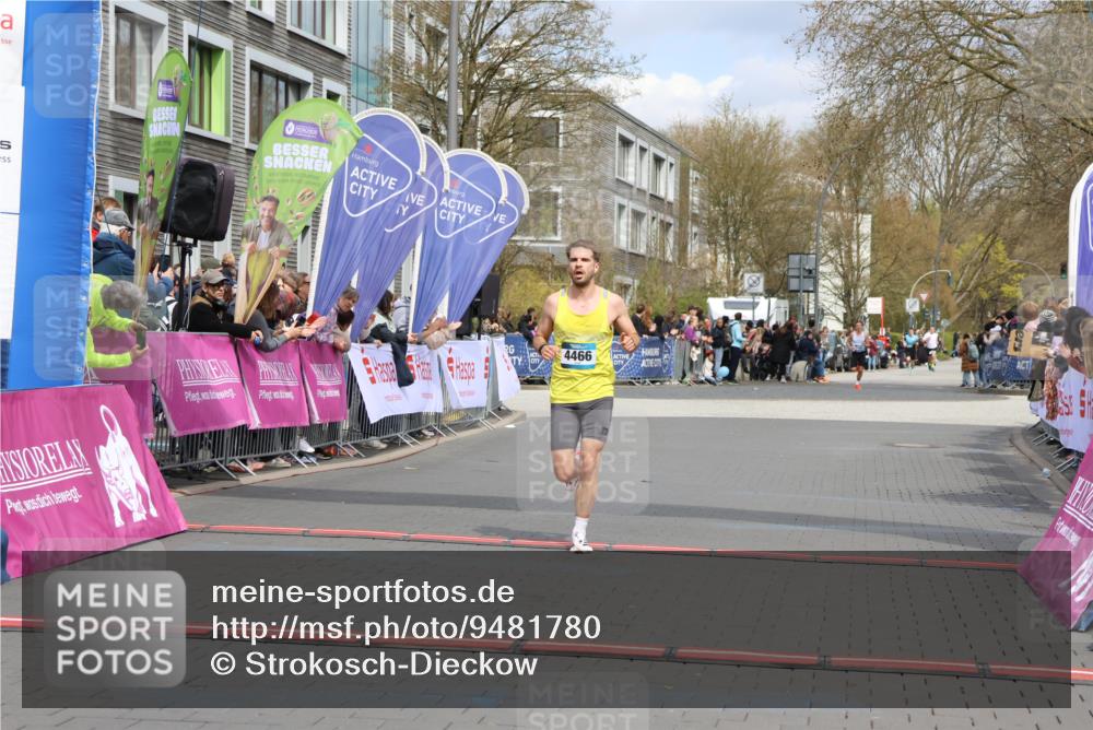 12.04.2026 - 45. Internationalen Wilhelmsburger Insellauf Strokosch-Dieckow http://msf.ph/oto/9481780 12.04.2026 12:47:52 Ziel 4466 meine-sportfotos.de