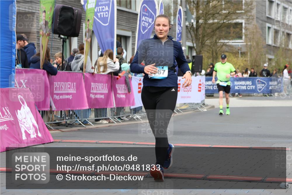 12.04.2026 - 45. Internationalen Wilhelmsburger Insellauf Strokosch-Dieckow http://msf.ph/oto/9481833 12.04.2026 13:24:47 Ziel 4567 meine-sportfotos.de