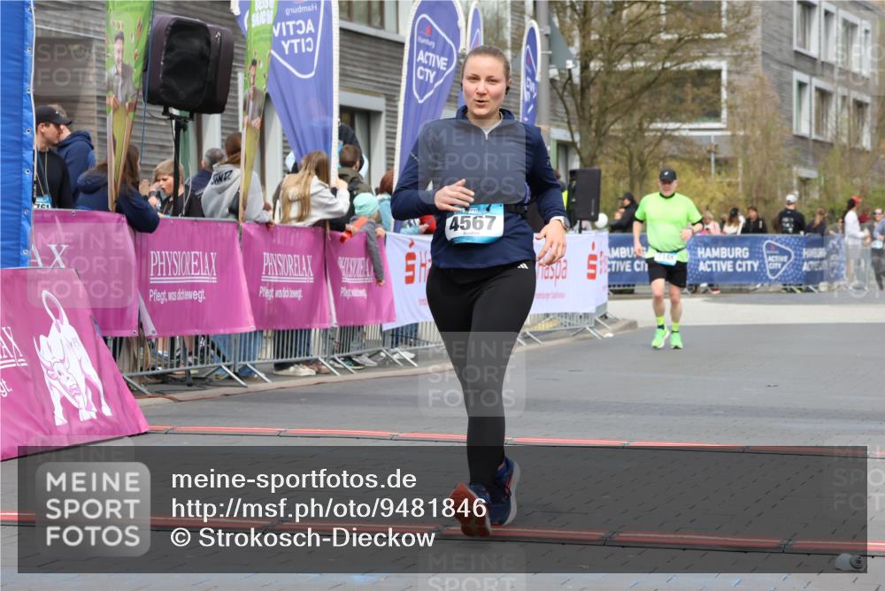 12.04.2026 - 45. Internationalen Wilhelmsburger Insellauf Strokosch-Dieckow http://msf.ph/oto/9481846 12.04.2026 13:24:47 Ziel 4567 meine-sportfotos.de