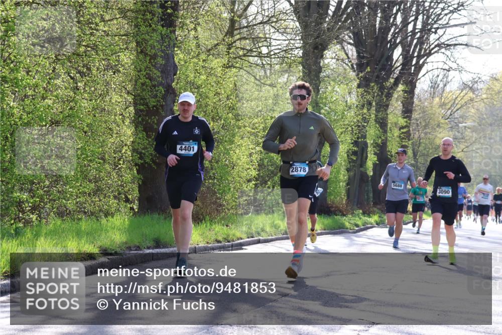 12.04.2026 - 45. Internationalen Wilhelmsburger Insellauf Yannick Fuchs http://msf.ph/oto/9481853 12.04.2026 10:30:01 Laufen 4401, 2878, 5688, 5634, 3090 meine-sportfotos.de