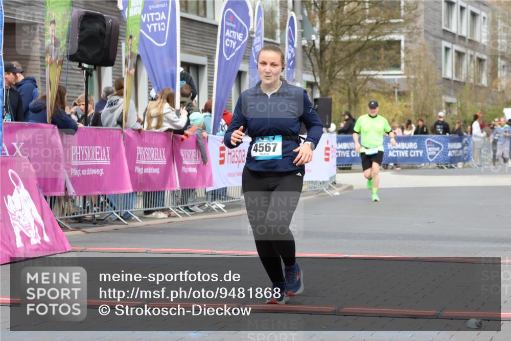12.04.2026 - 45. Internationalen Wilhelmsburger Insellauf Strokosch-Dieckow http://msf.ph/oto/9481868 12.04.2026 13:24:47 Ziel 4567 meine-sportfotos.de