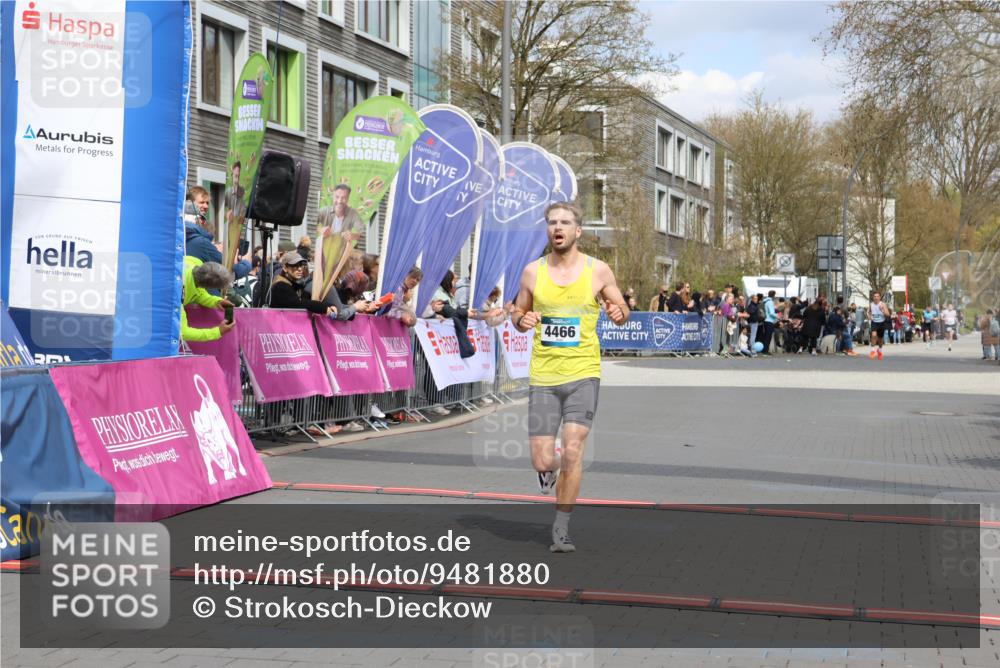 12.04.2026 - 45. Internationalen Wilhelmsburger Insellauf Strokosch-Dieckow http://msf.ph/oto/9481880 12.04.2026 12:47:53 Ziel 4466 meine-sportfotos.de