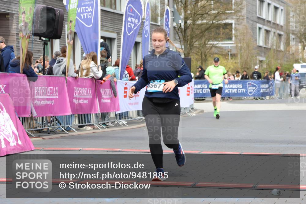 12.04.2026 - 45. Internationalen Wilhelmsburger Insellauf Strokosch-Dieckow http://msf.ph/oto/9481885 12.04.2026 13:24:46 Ziel 4567 meine-sportfotos.de