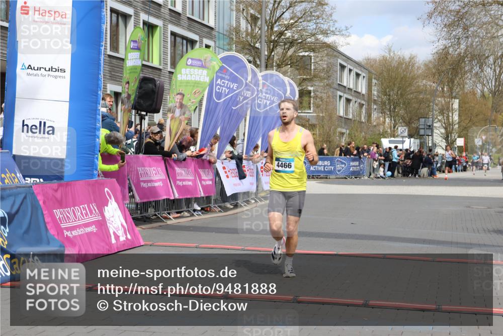 12.04.2026 - 45. Internationalen Wilhelmsburger Insellauf Strokosch-Dieckow http://msf.ph/oto/9481888 12.04.2026 12:47:53 Ziel 4466 meine-sportfotos.de