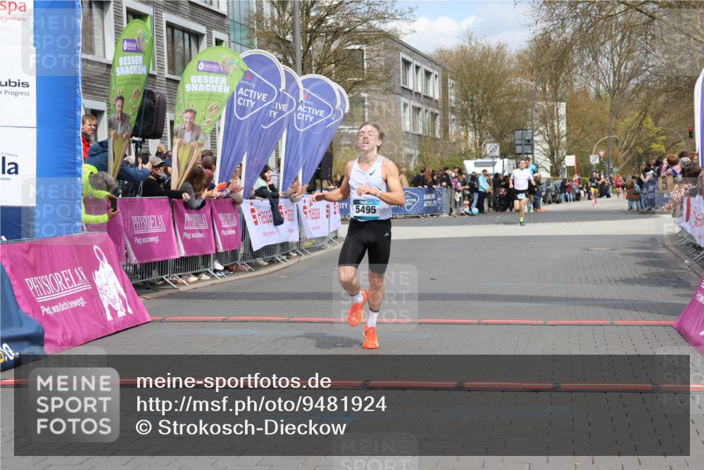 12.04.2026 - 45. Internationalen Wilhelmsburger Insellauf Strokosch-Dieckow http://msf.ph/oto/9481924 12.04.2026 12:48:01 Ziel 5495 meine-sportfotos.de