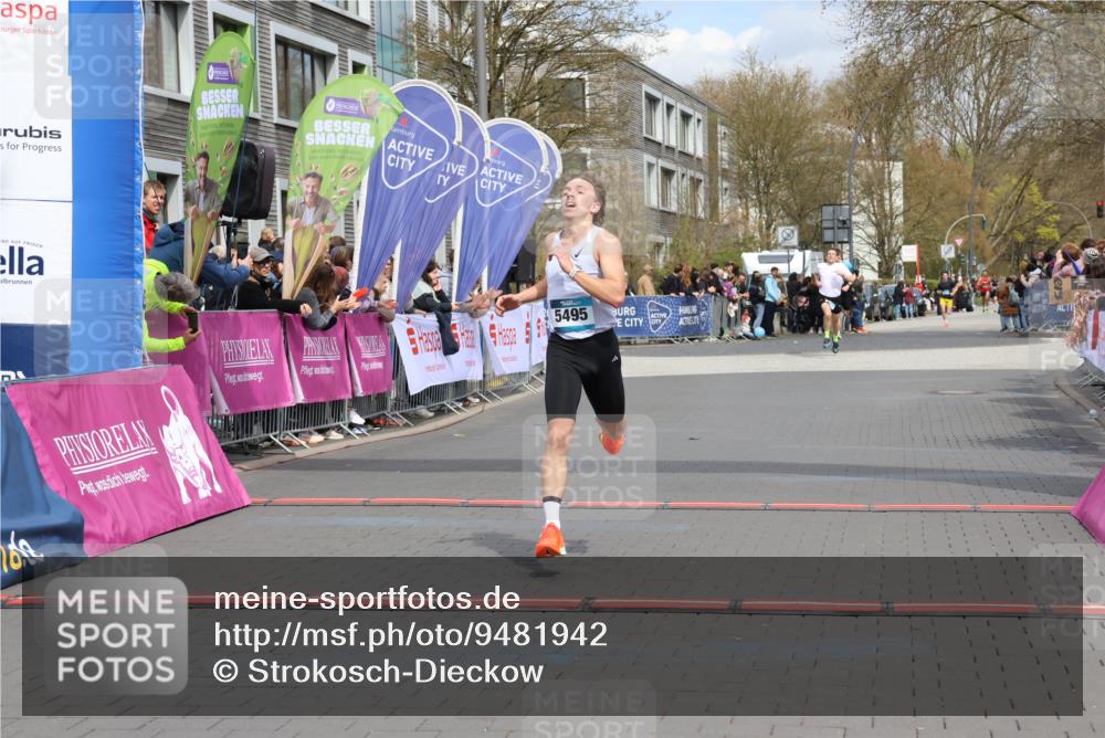 12.04.2026 - 45. Internationalen Wilhelmsburger Insellauf Strokosch-Dieckow http://msf.ph/oto/9481942 12.04.2026 12:48:01 Ziel 5495 meine-sportfotos.de