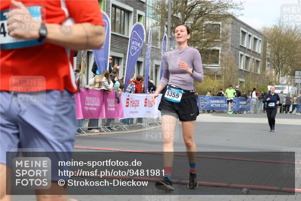 12.04.2026 - 45. Internationalen Wilhelmsburger Insellauf Strokosch-Dieckow http://msf.ph/oto/9481981 12.04.2026 13:24:39 Ziel 4365, 3267, 2562, 5356, 5355 meine-sportfotos.de