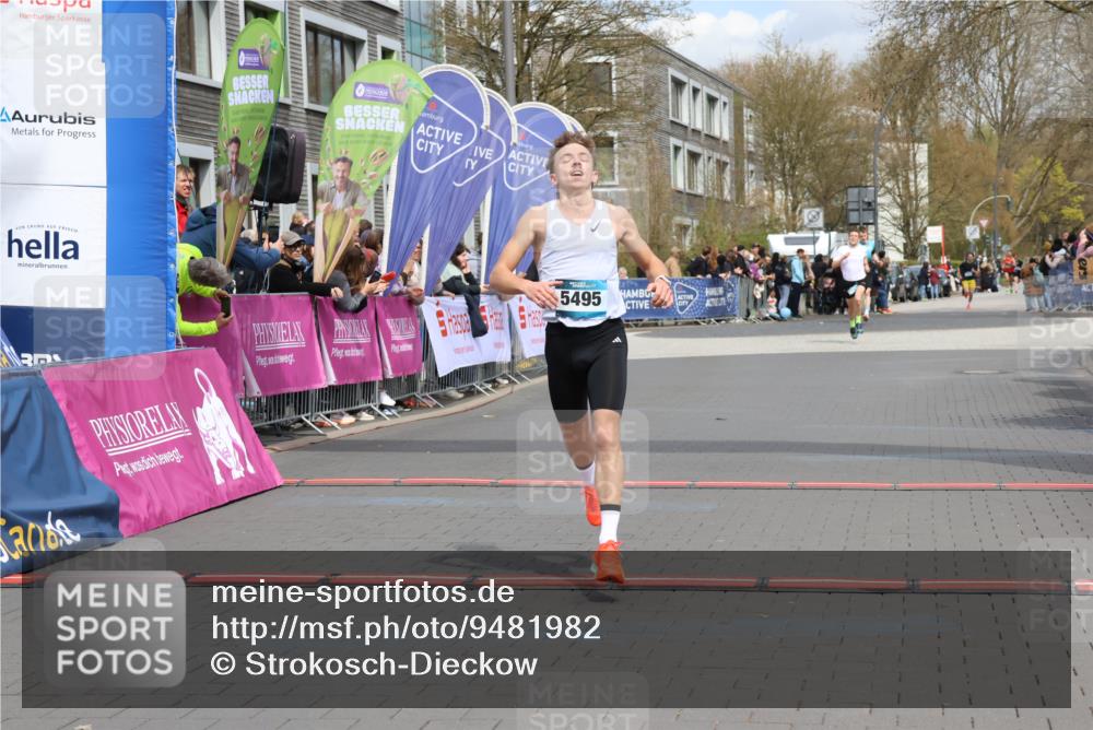 12.04.2026 - 45. Internationalen Wilhelmsburger Insellauf Strokosch-Dieckow http://msf.ph/oto/9481982 12.04.2026 12:48:01 Ziel 5495 meine-sportfotos.de