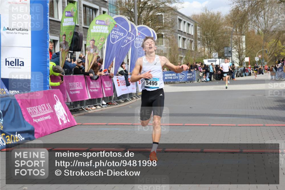 12.04.2026 - 45. Internationalen Wilhelmsburger Insellauf Strokosch-Dieckow http://msf.ph/oto/9481998 12.04.2026 12:48:02 Ziel 5495 meine-sportfotos.de
